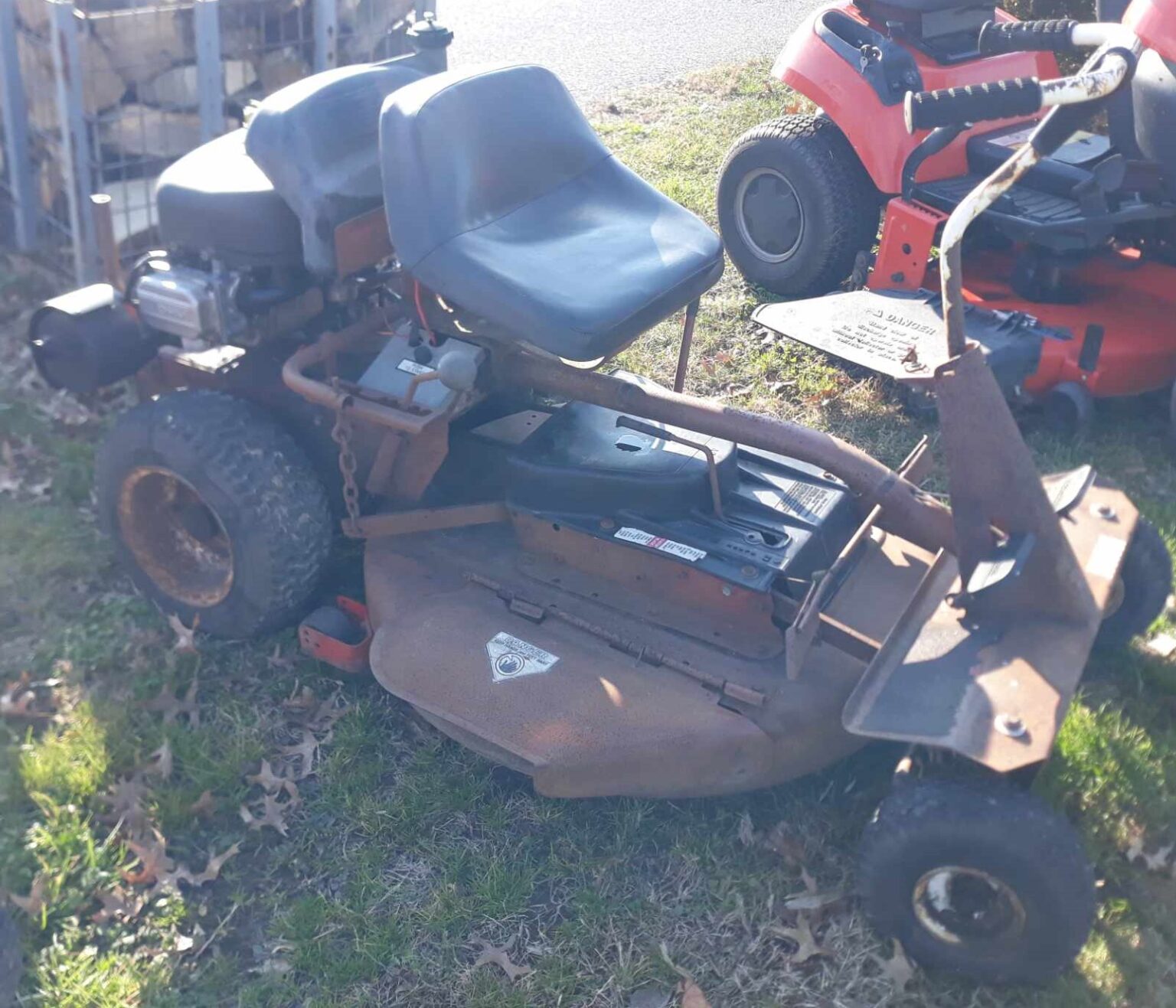 Used Rear Engine Riders – Dave's Lawn & Garden